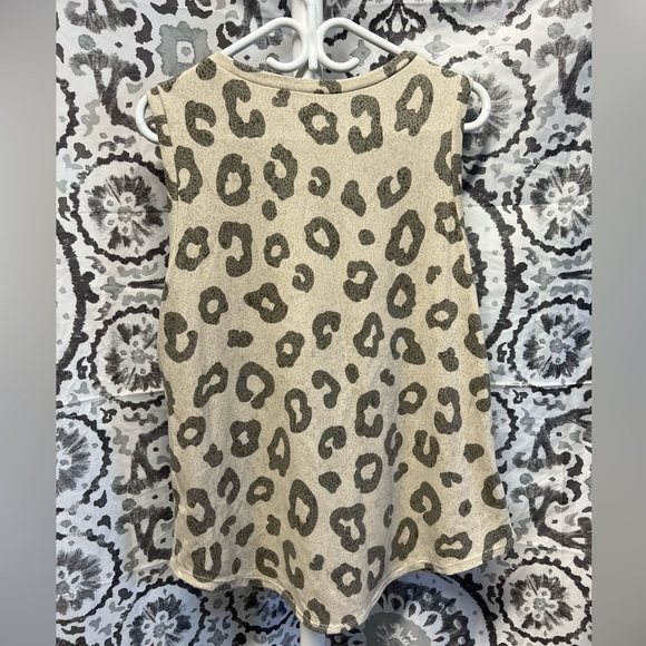 Leopard 🐆 Tank Top! - Picture 2 of 4
